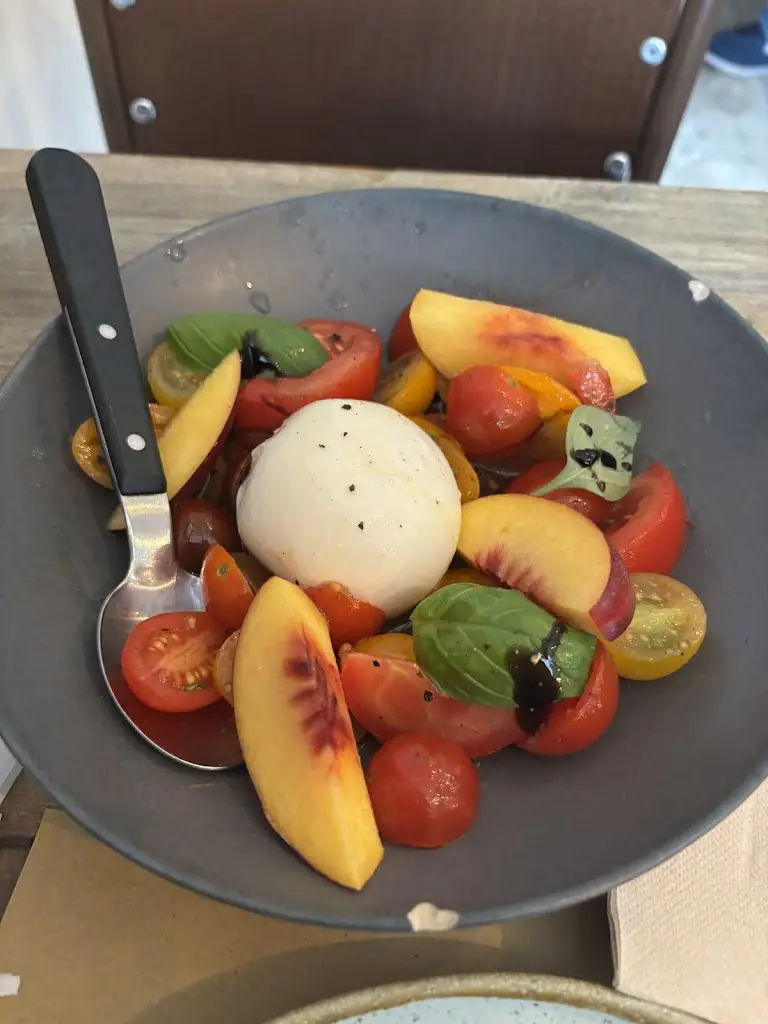 Arina Kharlamova_Taberna Clandestina Cascais_Cascais_review