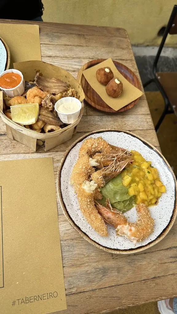 Andrea_Taberna Clandestina Cascais_Cascais_review