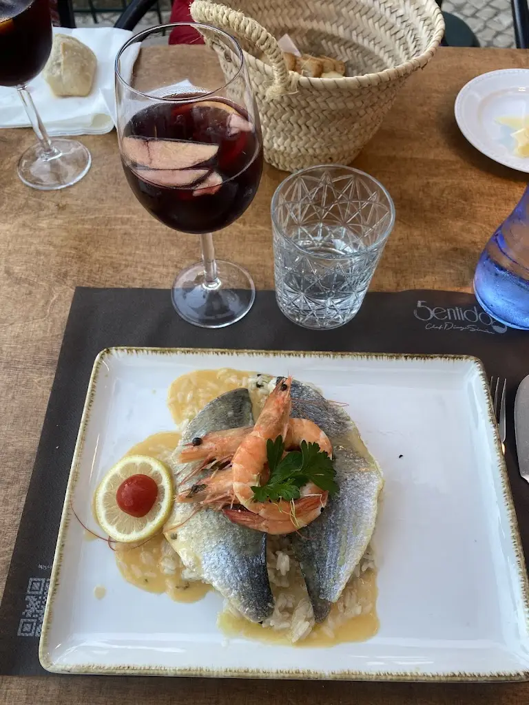 Eloïse Clarke_5 Sentidos Cascais - Areia_Cascais_reseña