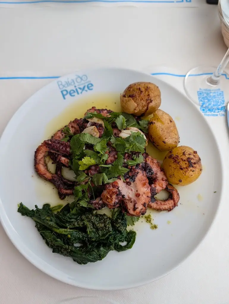 Damien de Gouveia_Baía do Peixe - Cascais_Cascais_recensione