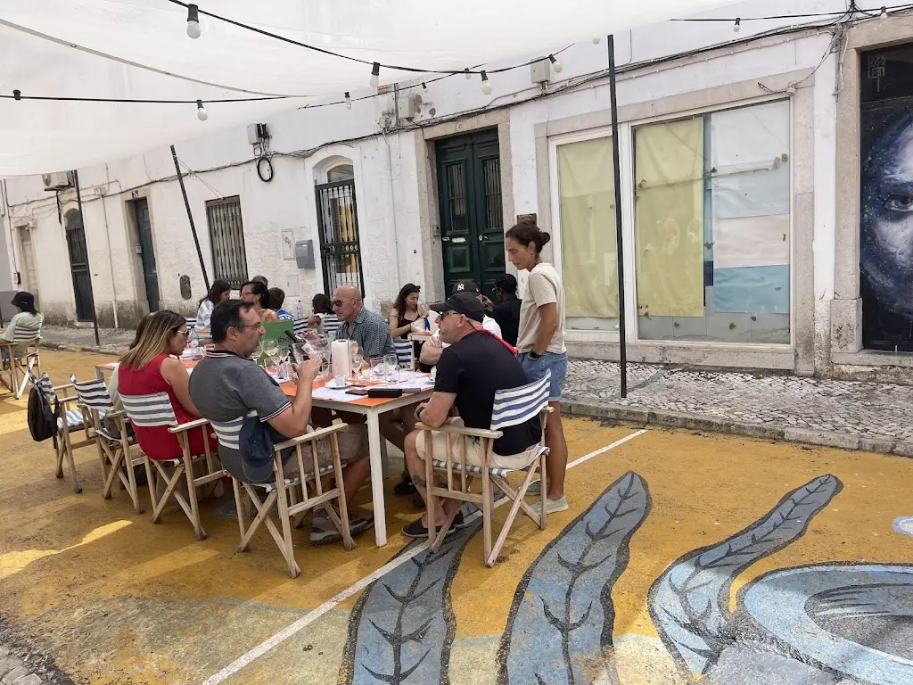 Craig Towers_Moules & Gin_Cascais_recensione