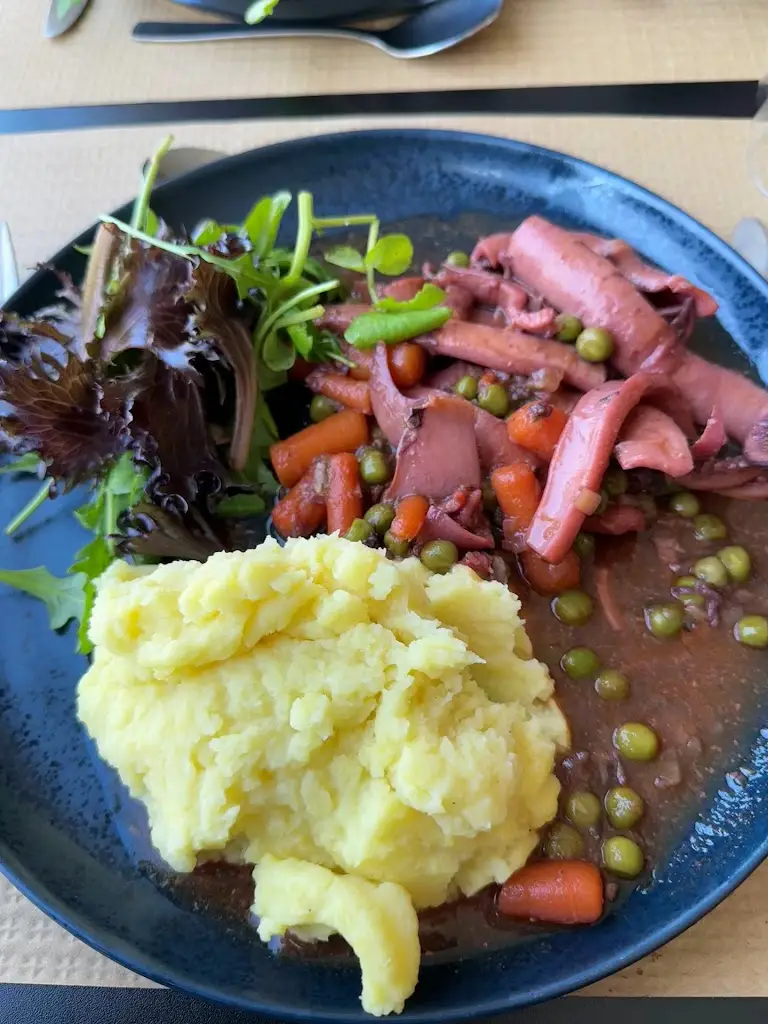 Pedro Nery_A Cerca_Castelo Rodrigo_review