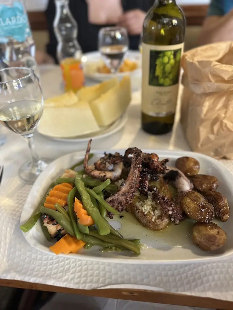 Niyoosha_Julio's Toca_Colares_recensione