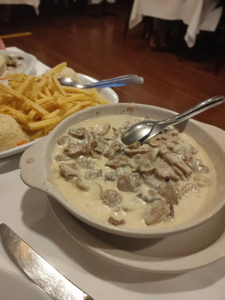 Amer Orfahlie_Três Manos_Águeda_recensione