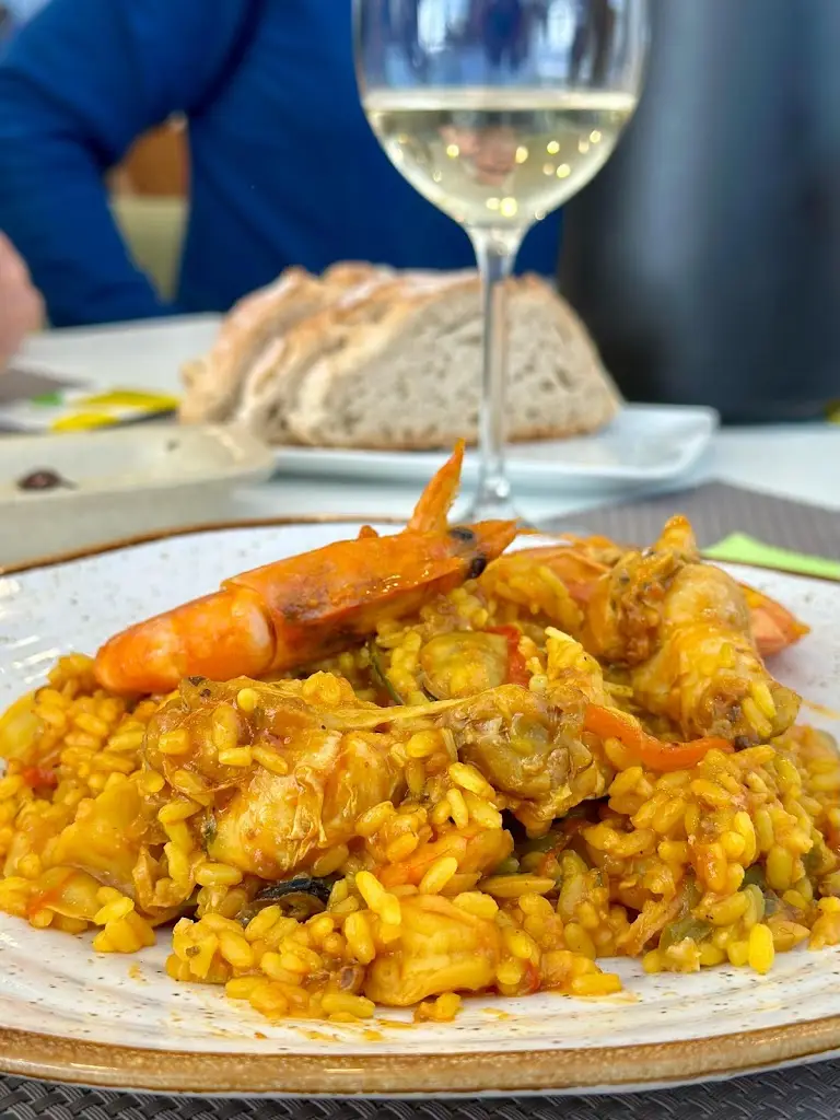 Gabriel Fernandes_Girassol salão de chá_Coriscada_recensione