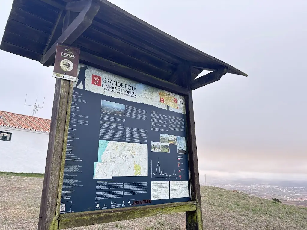 Senhora do Socorro e Mar á Vista_Enxara do Bispo_slider_image_3