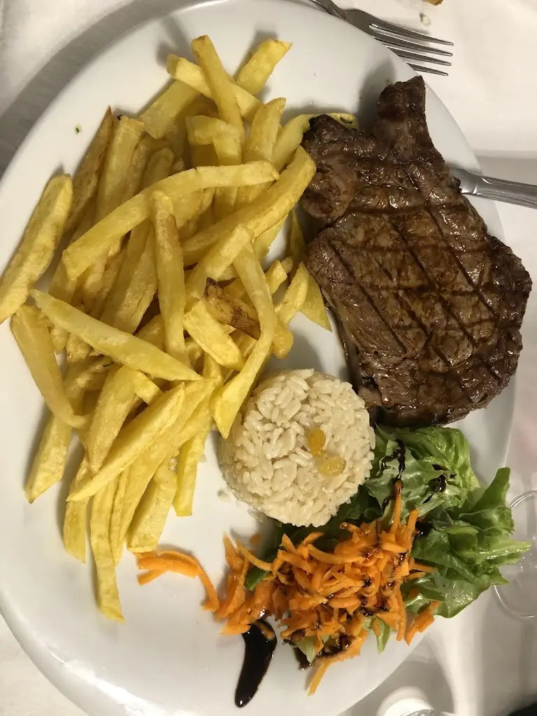 Cameron Cobb_Soho Country Club Mafra_Enxara do Bispo_recensione