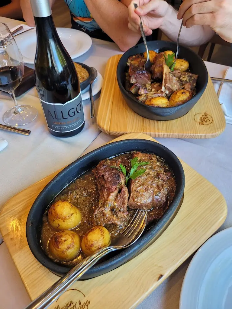 Luís Carta_Manjar da Helena_Águeda_recensione