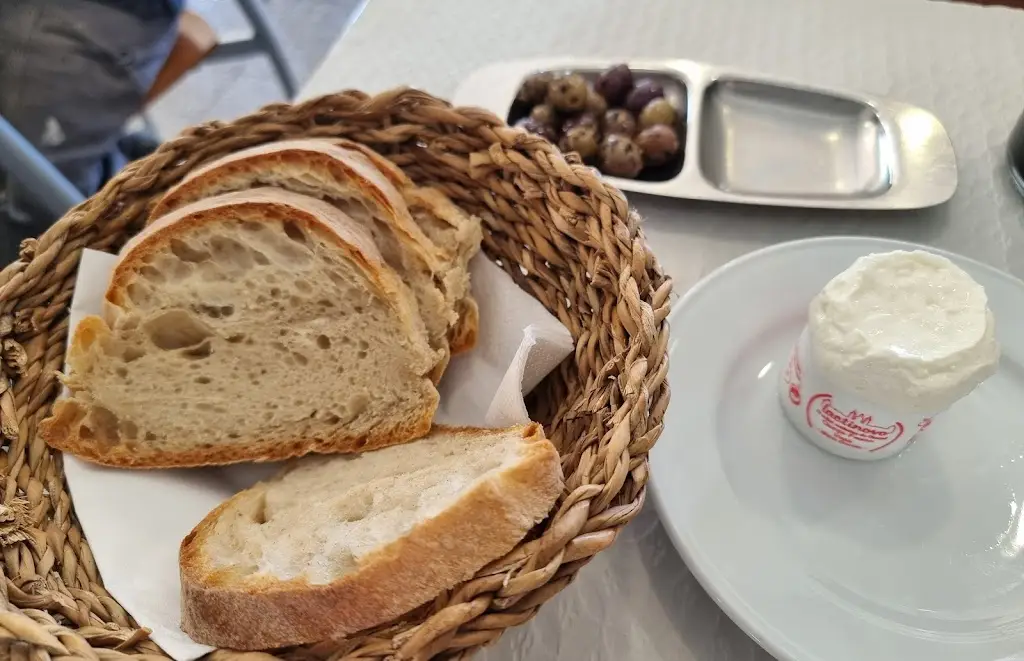 Domingos Antunes_Restaurante O Azeiteiro_Cheleiros_recensione