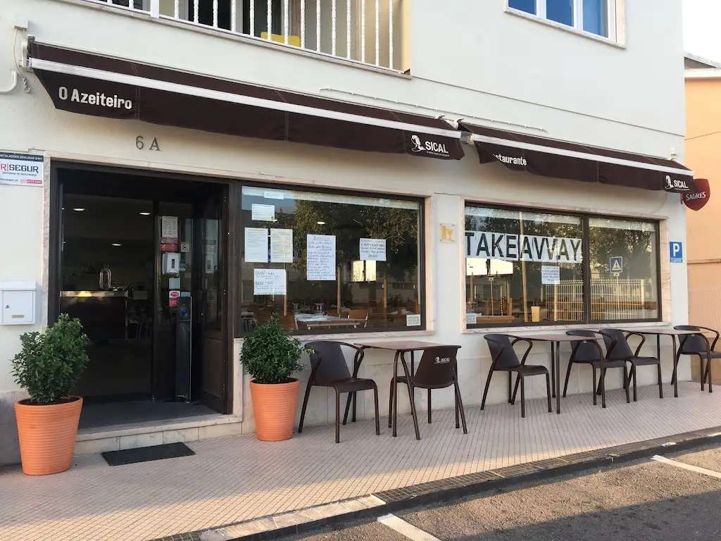 Restaurante O Azeiteiro ristorante a Cheleiros