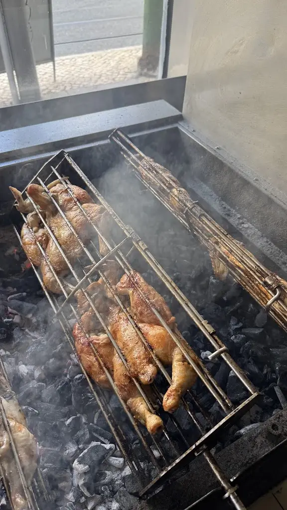 Momi Frango na Brasa ristorante a Cruz Quebrada - Dafundo