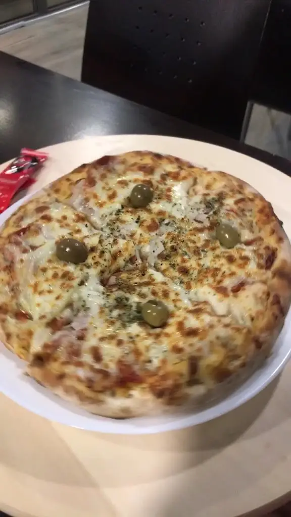 Xavier lá Pizzaria ristorante a Cótimos