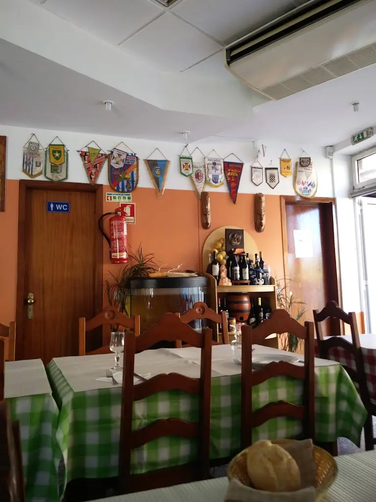 Churrasqueira/Take-away Sabores de Casa ristorante a Custoias