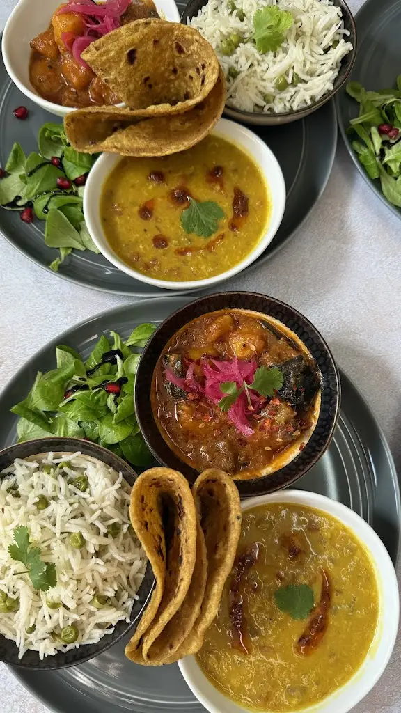 nikkis canteen_Custoias_slider_image_2