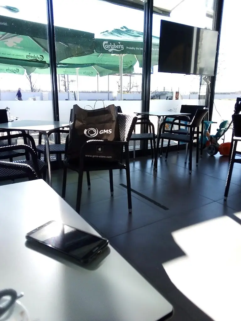 Luisa Salgueiro de Sousa_Blue Bar_Coruche_recensione