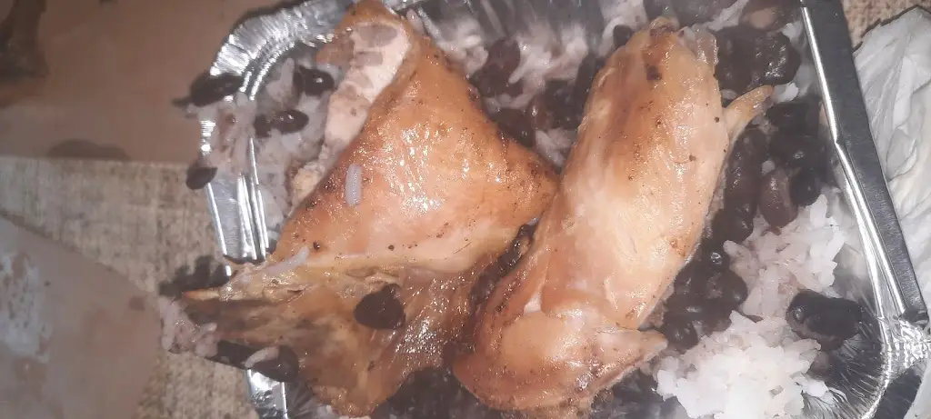 Jessica Moreira_Churrasqueira TrêsMarias_Falagueira_recensione