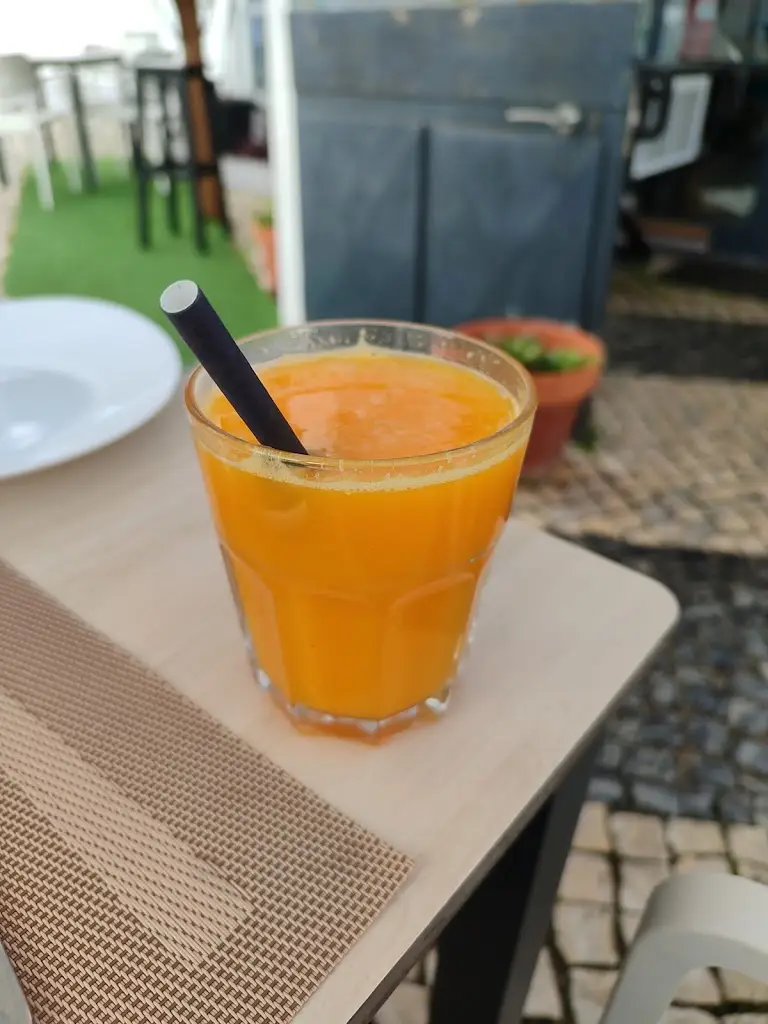 Quinn Freimann_LA TERRASSA Restaurante_Charneca_review