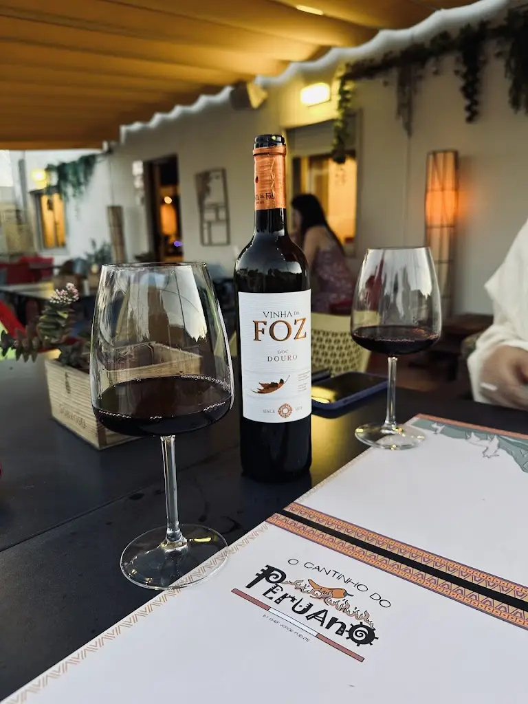 Polina Shcharbak_O Cantinho do Peruano_Charneca_reseña