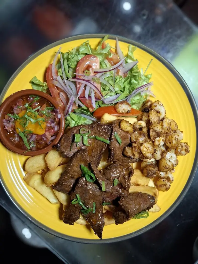 O Cantinho do Peruano_Charneca_slider_image_3