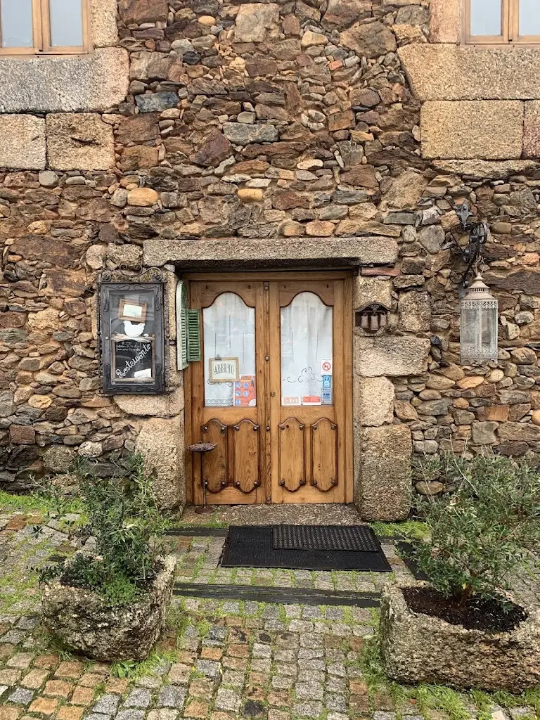 Neimar Alves Guerra_Vallecula_Fernão Joanes_recensione