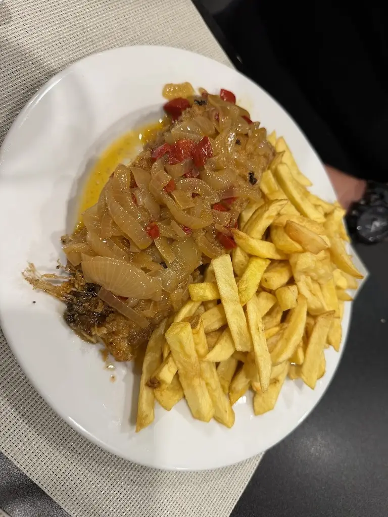 Selene Tsang_Cantinho do Antunes_Damaia_recensione