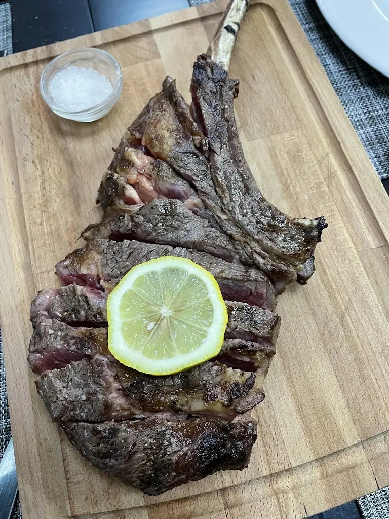 Nuno Gomes_Os Primaços_Damaia_reseña