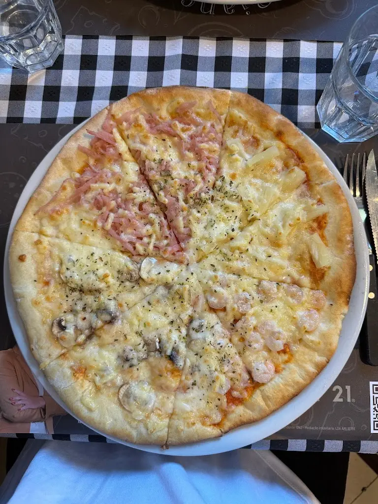 Bianco Nero Damaia_Damaia_slider_image_2