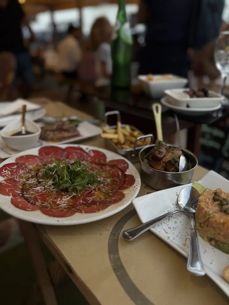 Nelly Bilgic_Tik Tapas_Ericeira_reseña