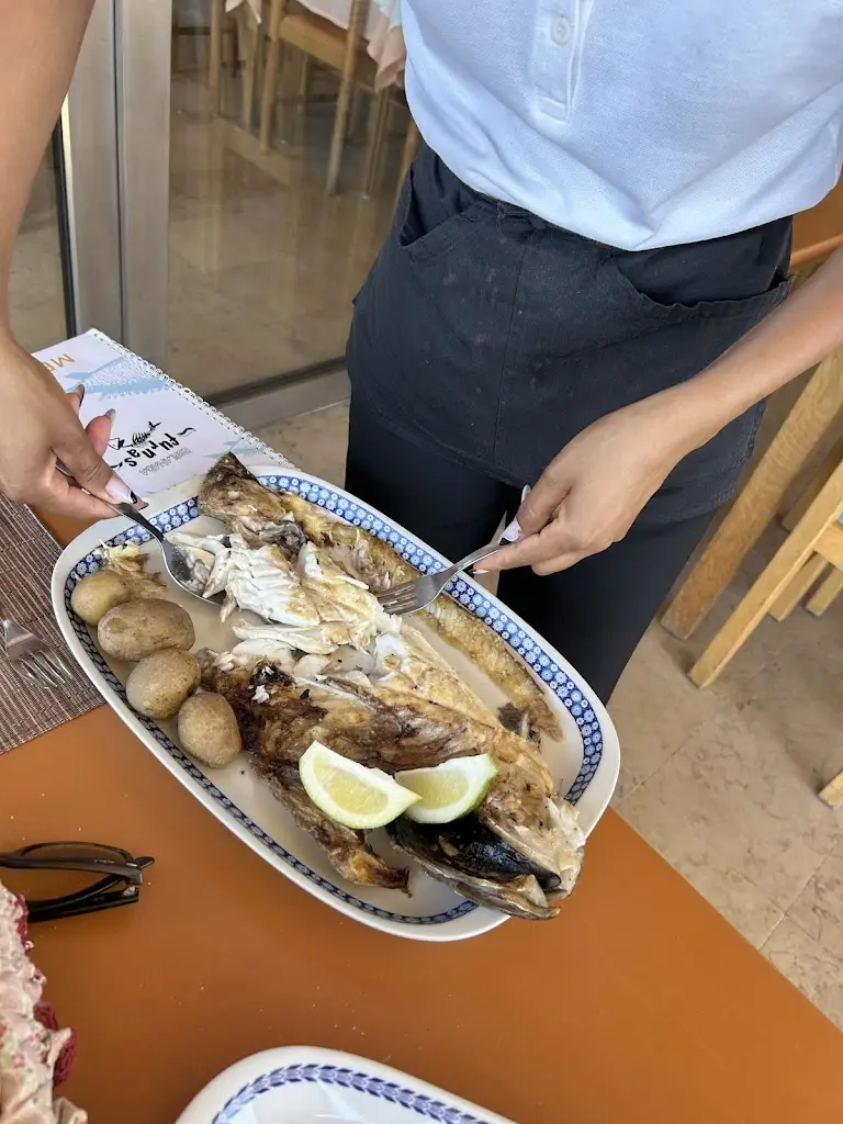 Sarita S.M._Esplanada Furnas_Ericeira_reseña