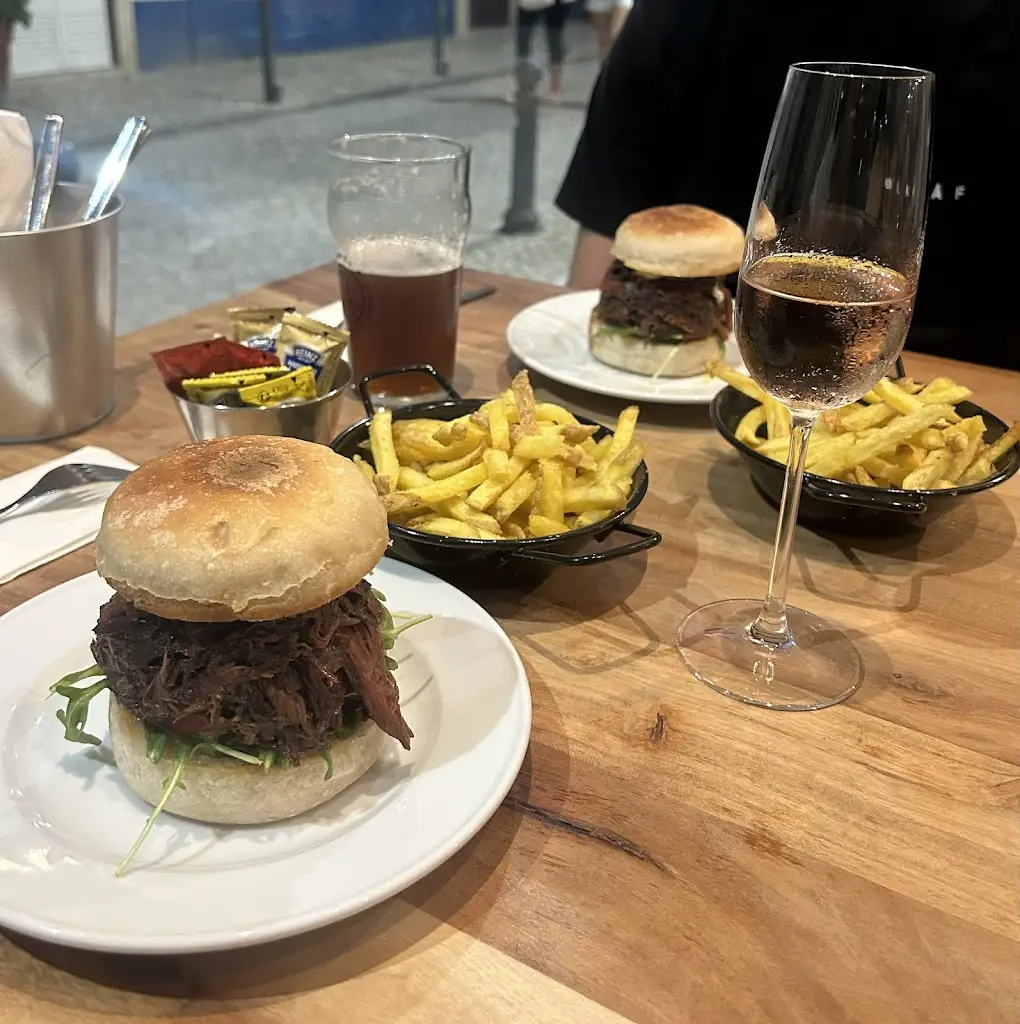 Lenha Sal e Cura (Restaurante e cervejaria)_Ericeira_slider_image_2