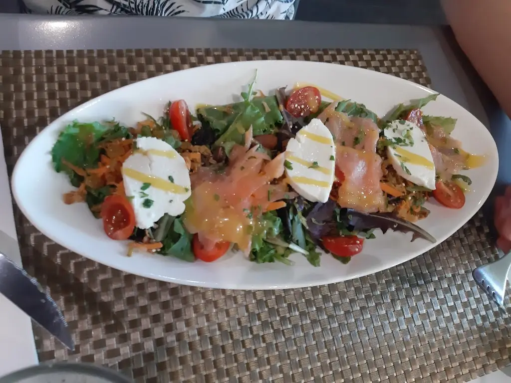 Afonso Araújo Neto_Porta 7_Forninhos_reseña