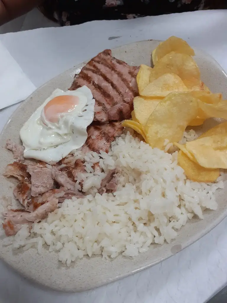 Paula Alexandre Eiras_Os Manos_Famões_review