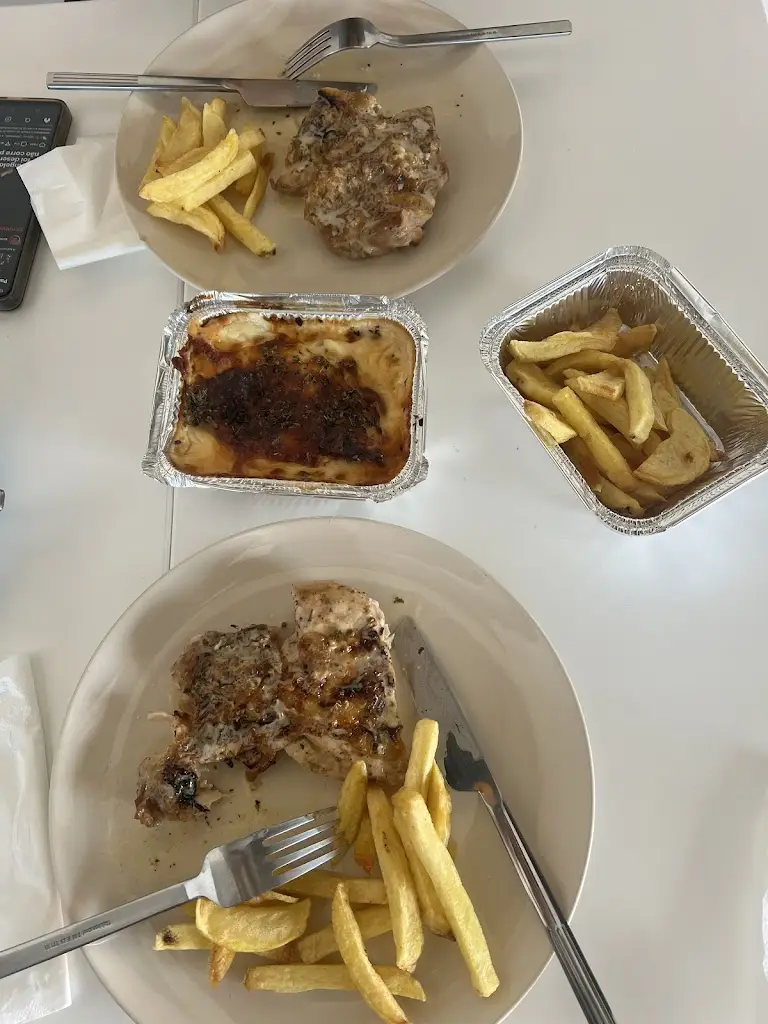 Mariana da Silva Godinho_Brasa em Casa_Famões_review