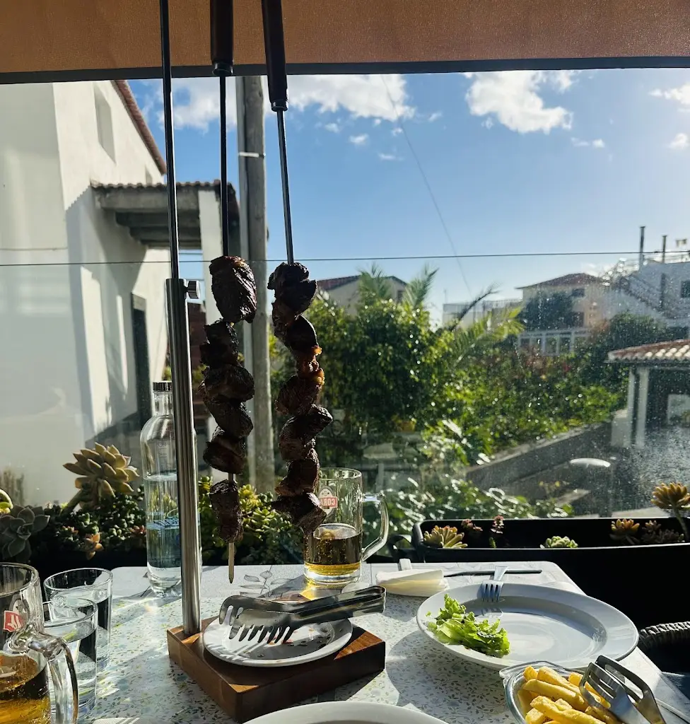 Maria Mirgkizoudi_Restaurante Tarmar_Jarmelo São Miguel_reseña