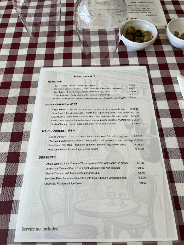 Radovan Hrčka_Sunshine Pub and Grill_Jarmelo São Miguel_recensione