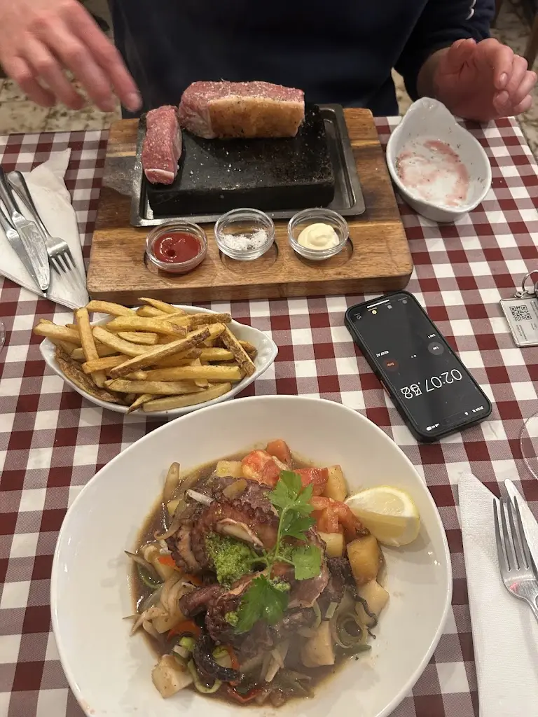 Georgina Phelps_Sunshine Pub and Grill_Jarmelo São Miguel_recensione
