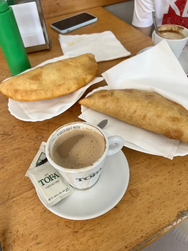 Julia Shevchenko_Bar Corujeira_Jarmelo São Miguel_reseña