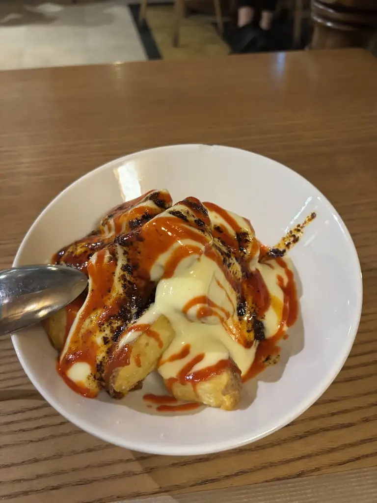 Miguellobao2007_Caverna da Bicharada_Girabolhos_review