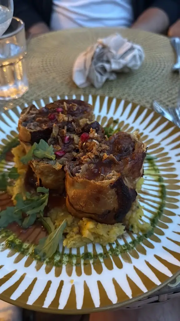 Ben Perry_Restaurante Monte's Bistro_Estoril_review