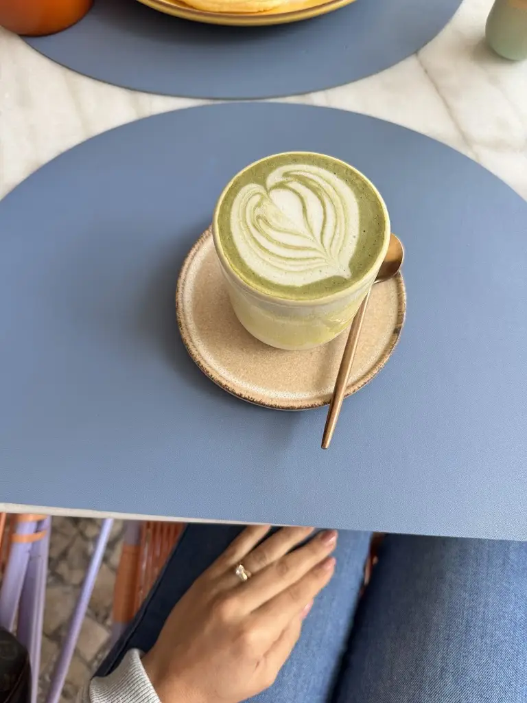 vaninha Leme_Caju_Estoril_reseña