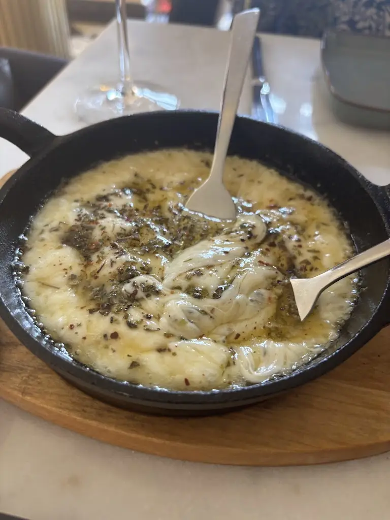 U G_Aires Estoril_Estoril_recensione