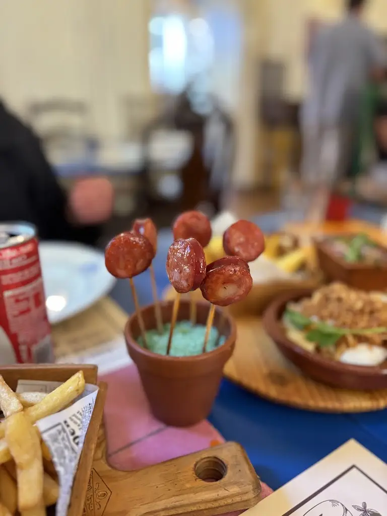 Wing Yan Lo_Tascantiga_Fontanelas_review