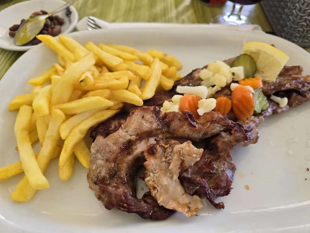 Associação de Moradores do Bairro das Queimadas (Churrasqueira taralhoka))_Frielas_slider_image_3