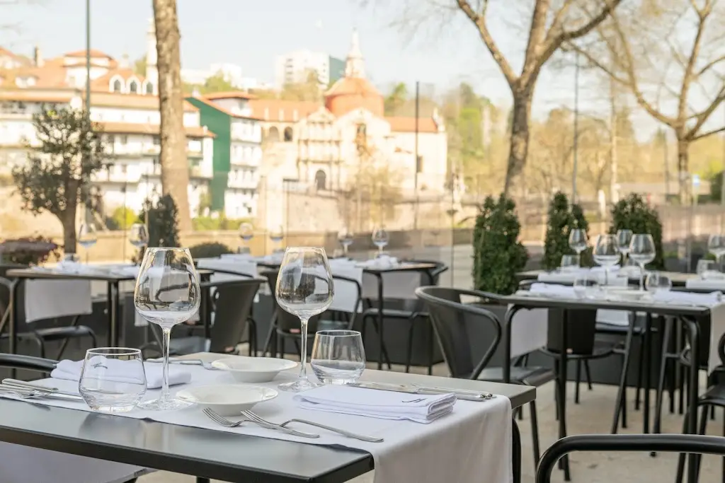 Pobre Tolo_Gonçalo_slider_image_1