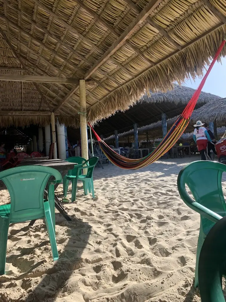 Maddy Saville_Plano Restaurante_Graça_recensione