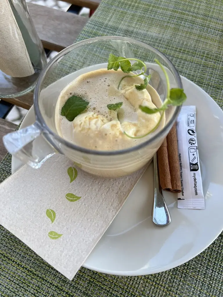 Ulric Wilfred_Inquiet Brunch Club_Linda-a-Velha_recensione