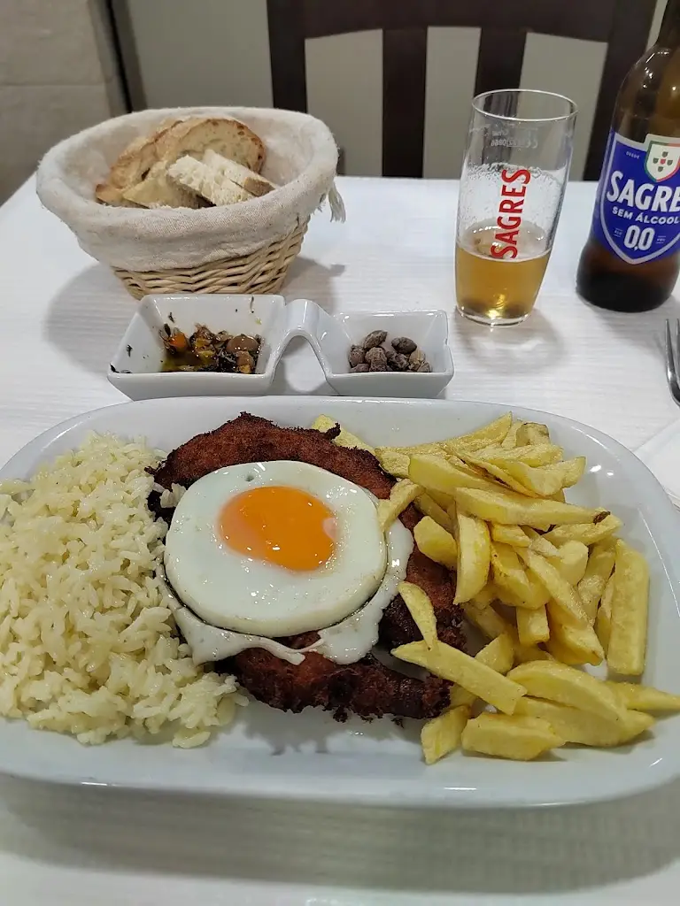 O Pontão ristorante a Linda-a-Velha