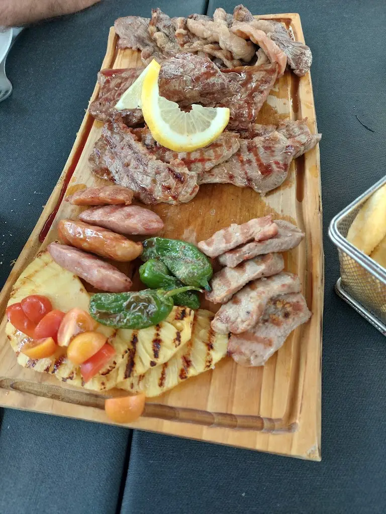 Menu_MENOSUM - RESTAURANTE GARRAFEIRA_Massamá_immagine_4