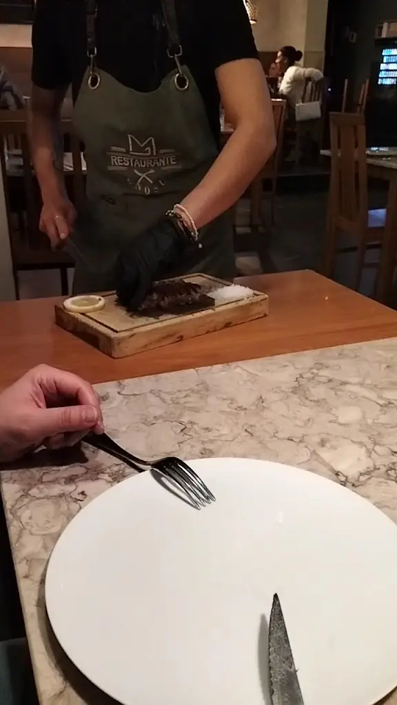 Daniel T Wanderlust_MENOSUM - RESTAURANTE GARRAFEIRA_Massamá_recensione