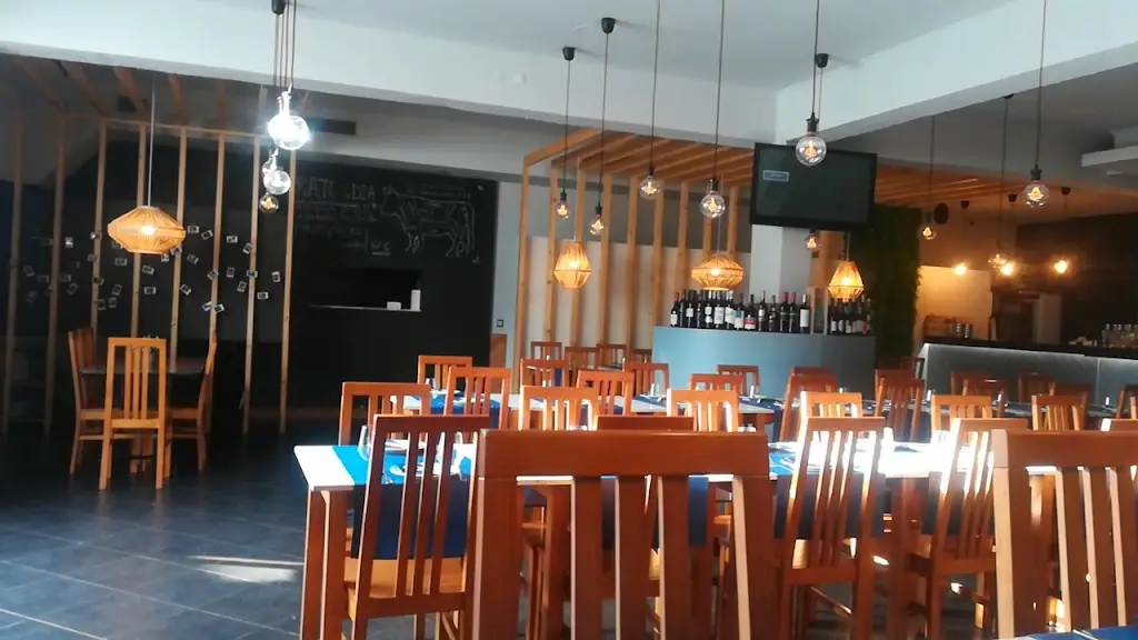 MENOSUM - RESTAURANTE GARRAFEIRA_Massamá_slider_image_2